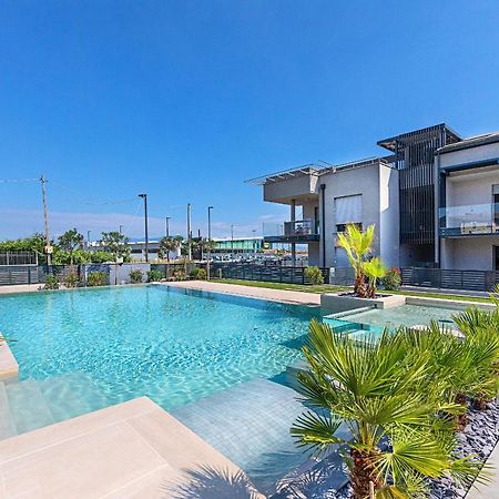 Una Terrazza Sul Lago A2 Con Piscina By Wonderful Italy Apartman Peschiera del Garda Kültér fotó